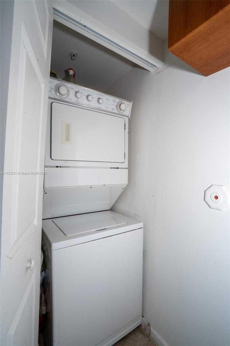 Small Image of 17100 NORTH BAY RD #1904, Sunny Isles Beach Number 34
