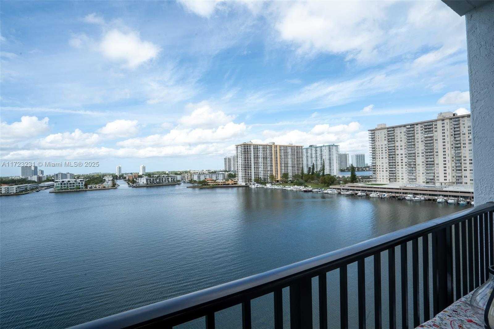 Small Image of 17100 NORTH BAY RD #1904, Sunny Isles Beach Number 9