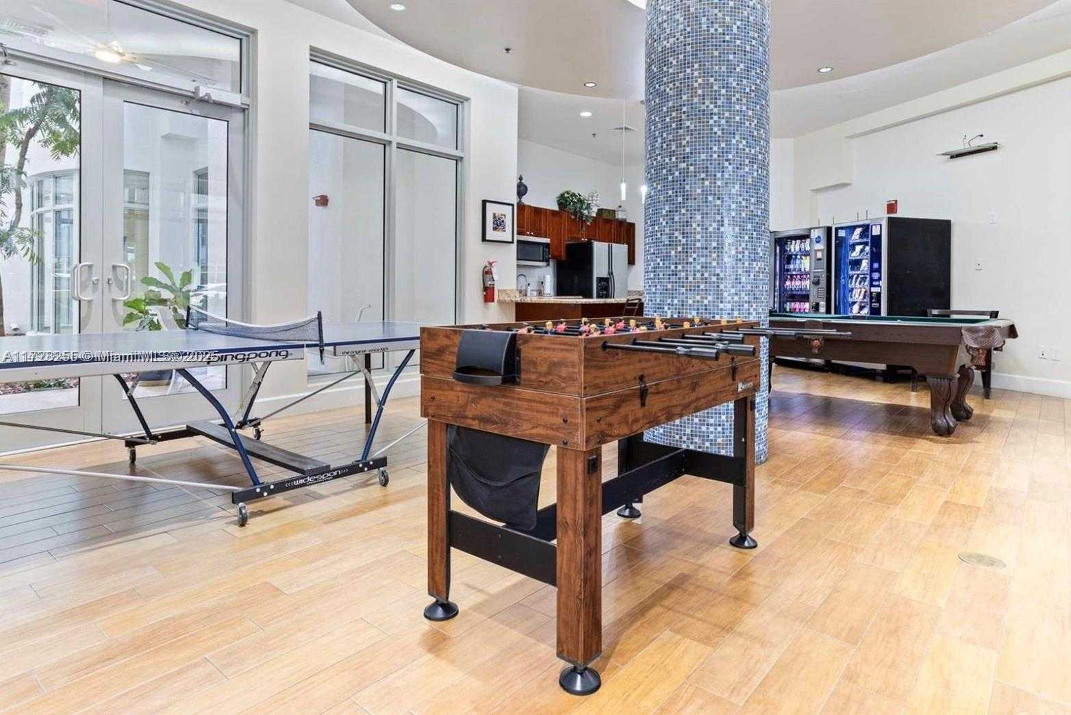 Small Image of 1830 RADIUS DR #810, Hollywood Number 12