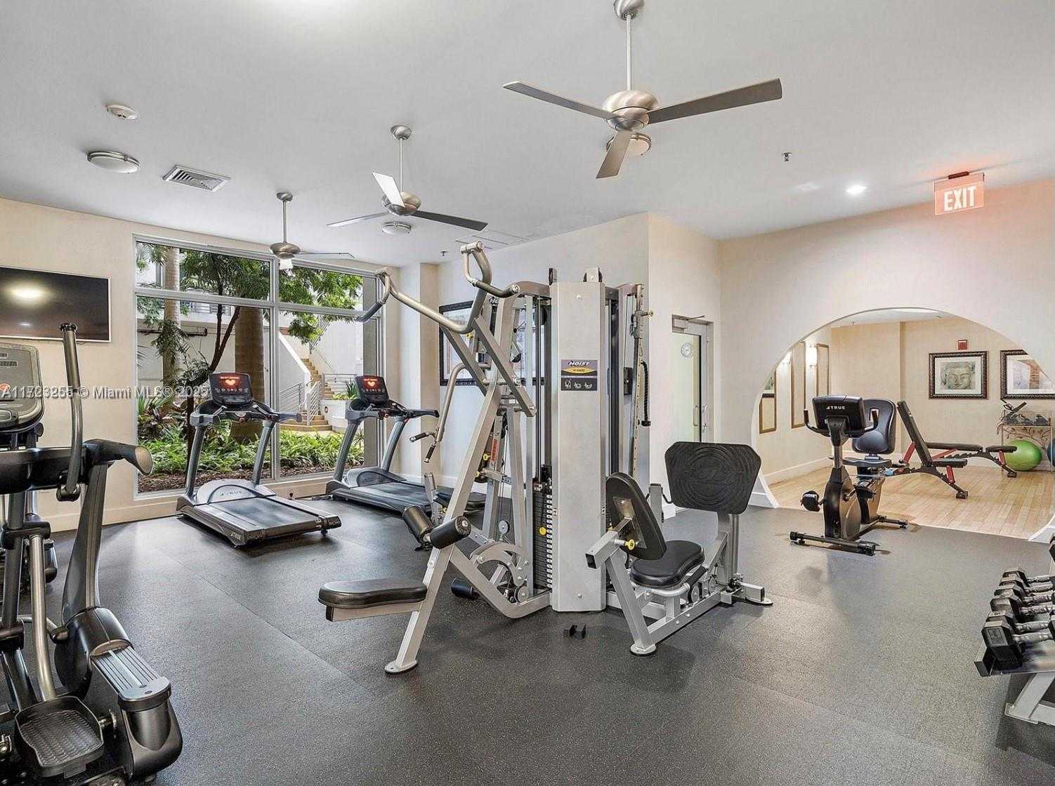 Small Image of 1830 RADIUS DR #810, Hollywood Number 15