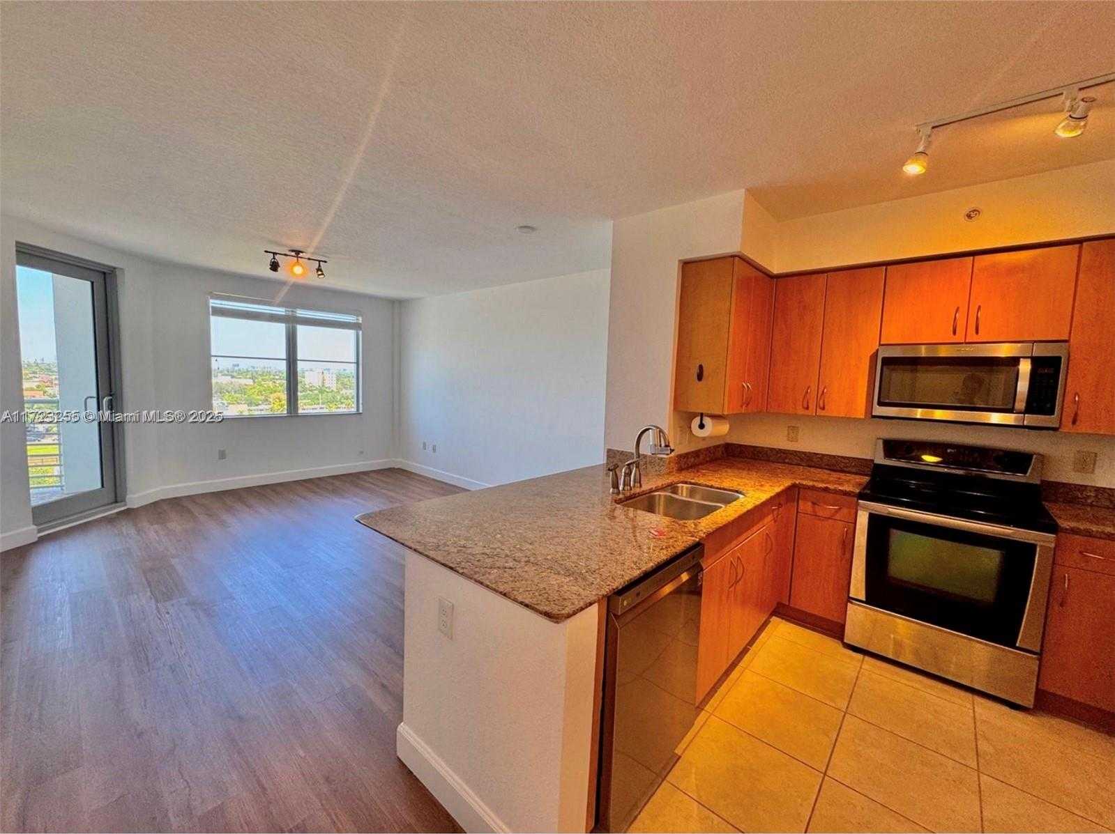 Small Image of 1830 RADIUS DR #810, Hollywood Number 21
