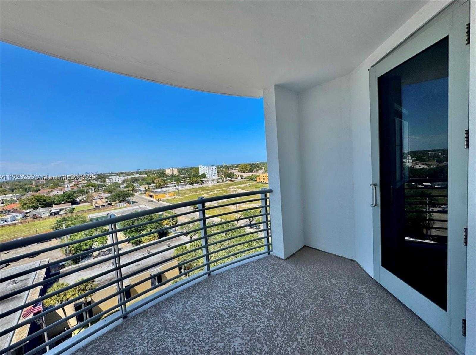 Small Image of 1830 RADIUS DR #810, Hollywood Number 23