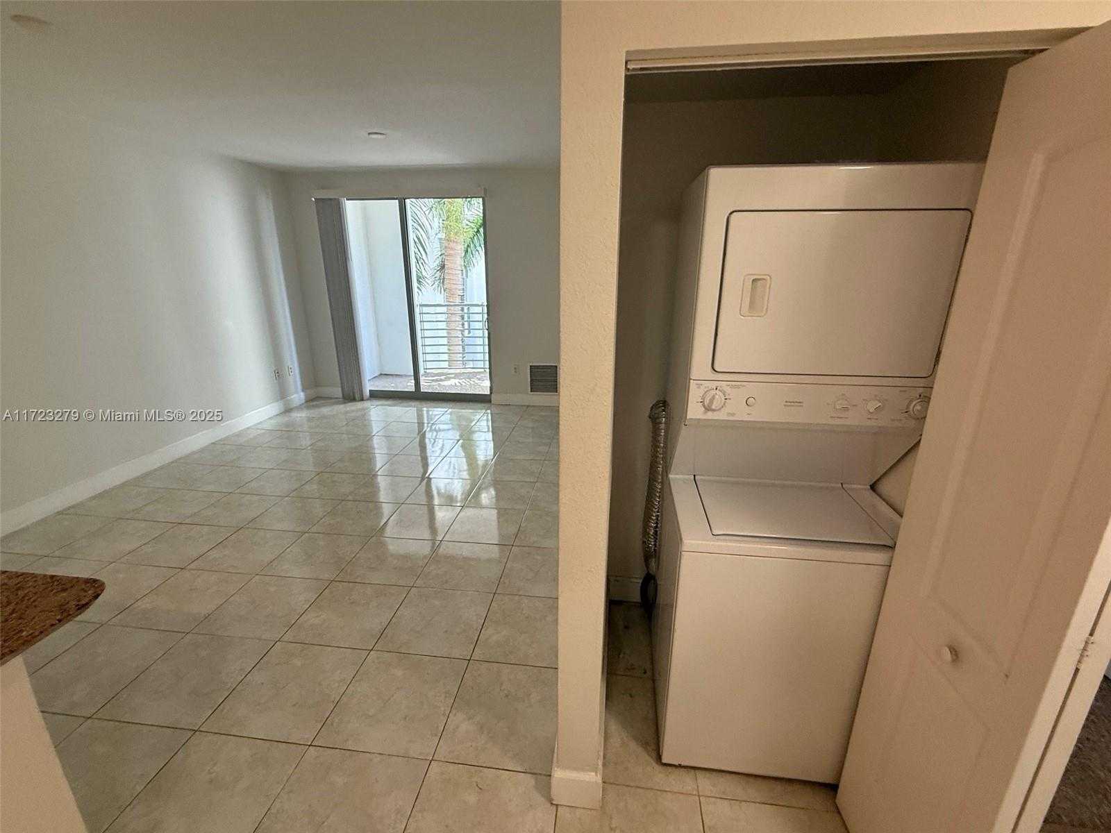 Small Image of 1830 RADIUS DR #421, Hollywood Number 25