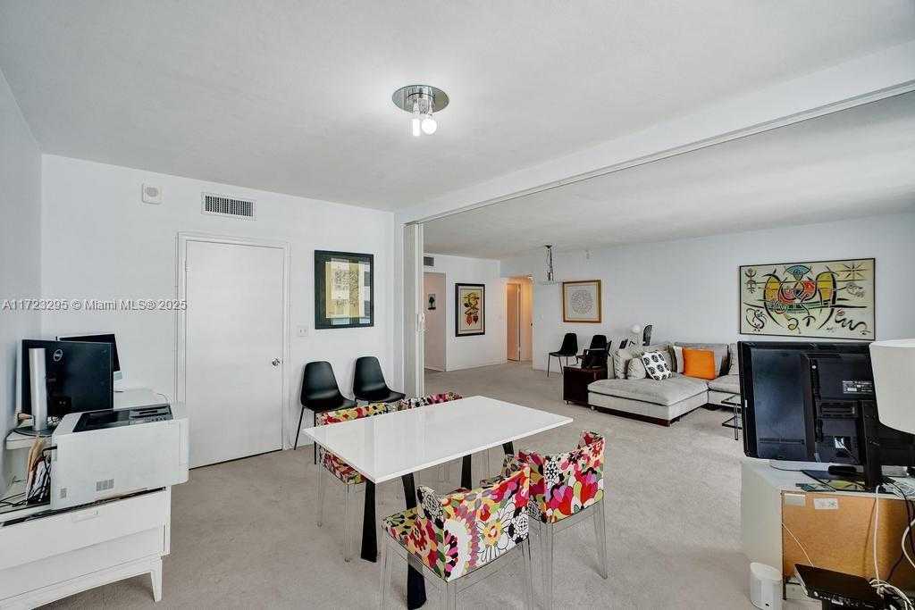 Small Image of 5001 COLLINS AVE #11F, Miami Beach Number 19