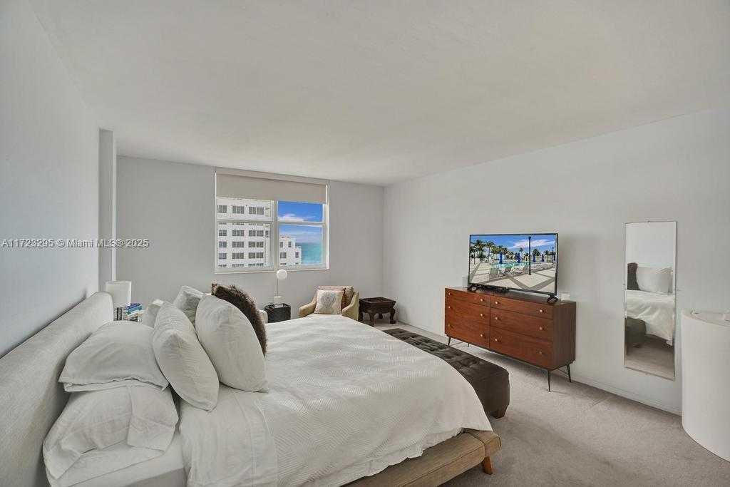 Small Image of 5001 COLLINS AVE #11F, Miami Beach Number 25