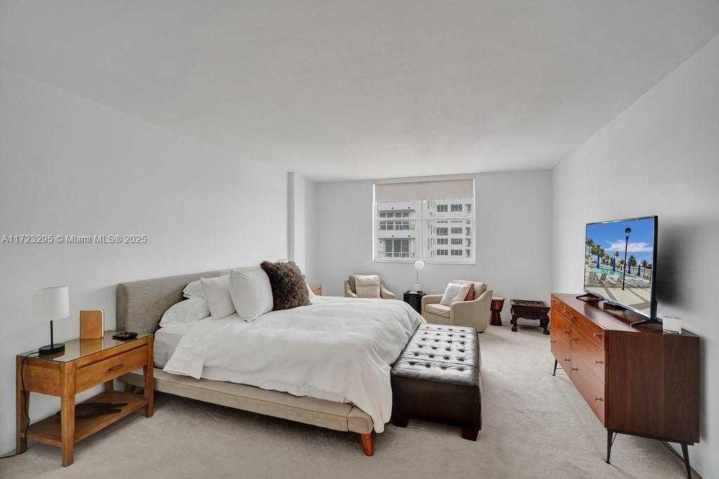 Small Image of 5001 COLLINS AVE #11F, Miami Beach Number 28