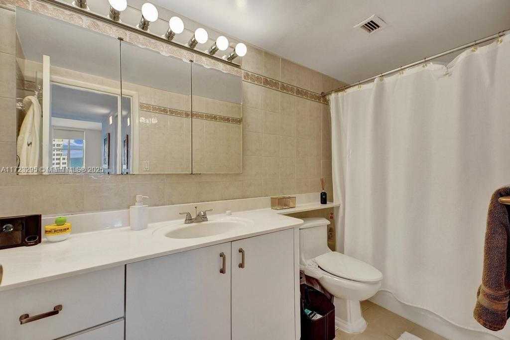 Small Image of 5001 COLLINS AVE #11F, Miami Beach Number 31