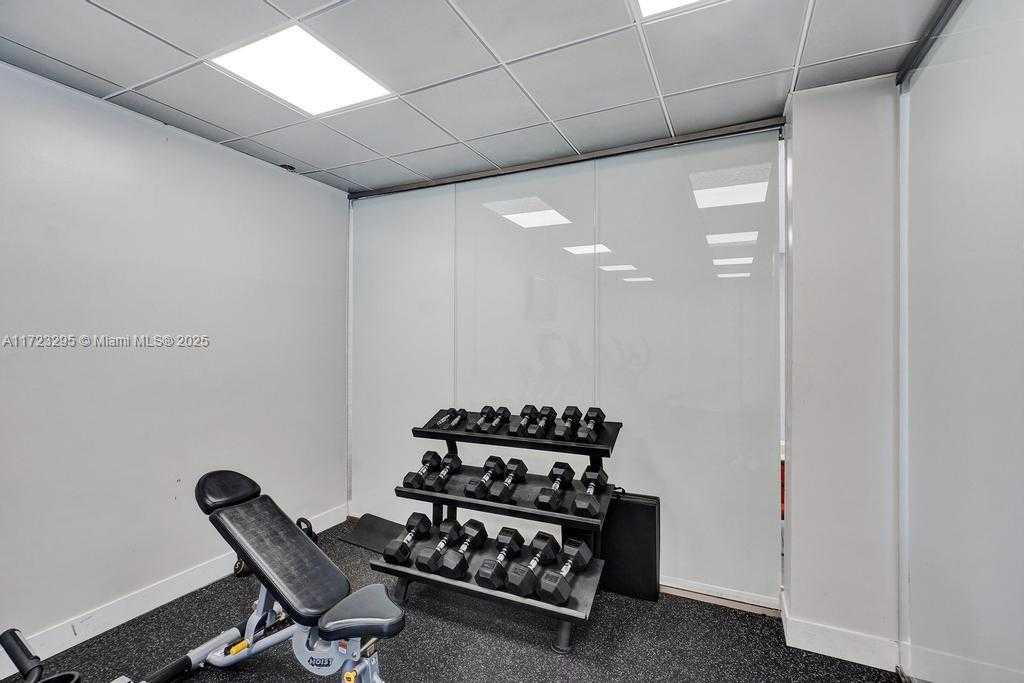 Small Image of 5001 COLLINS AVE #11F, Miami Beach Number 37