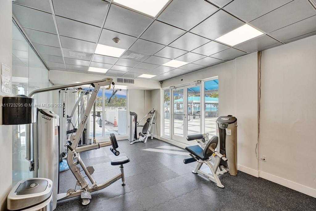 Small Image of 5001 COLLINS AVE #11F, Miami Beach Number 38