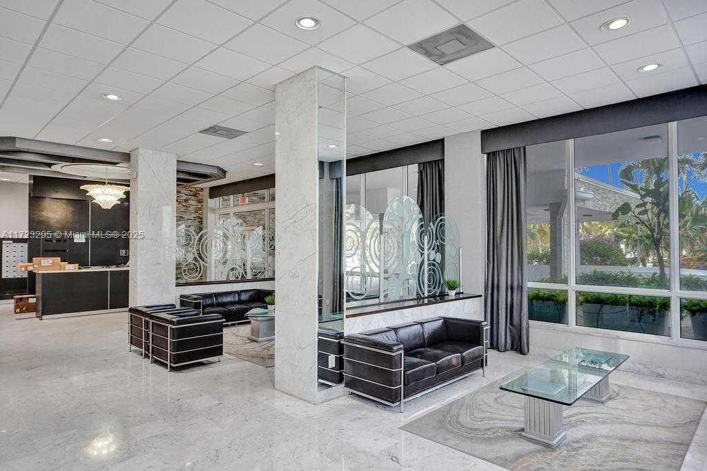 Small Image of 5001 COLLINS AVE #11F, Miami Beach Number 42