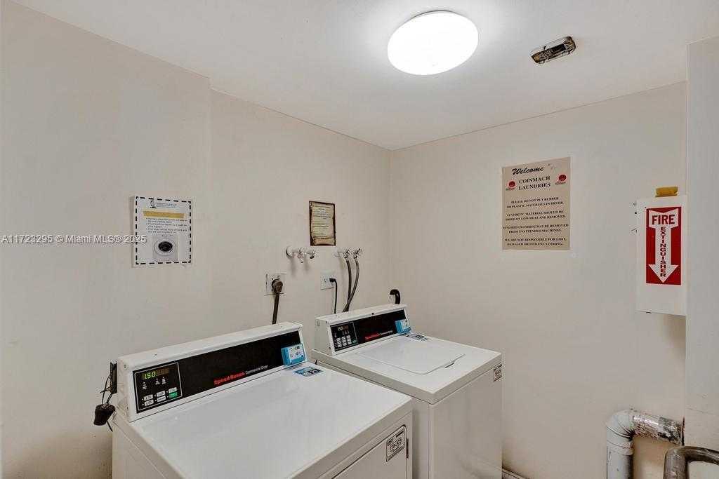 Small Image of 5001 COLLINS AVE #11F, Miami Beach Number 47