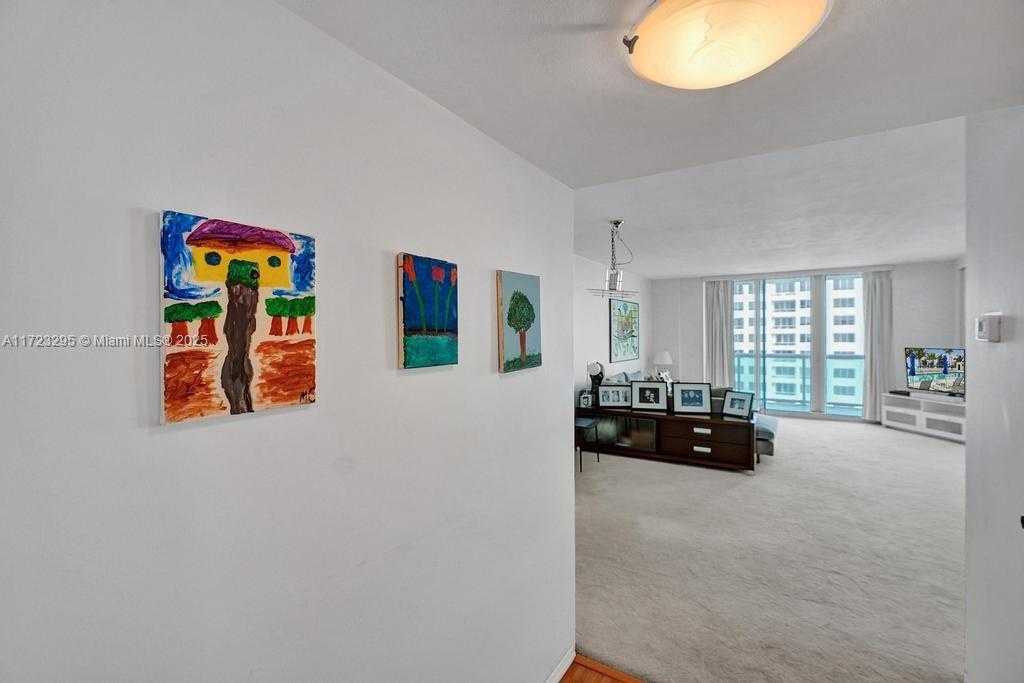 Small Image of 5001 COLLINS AVE #11F, Miami Beach Number 8
