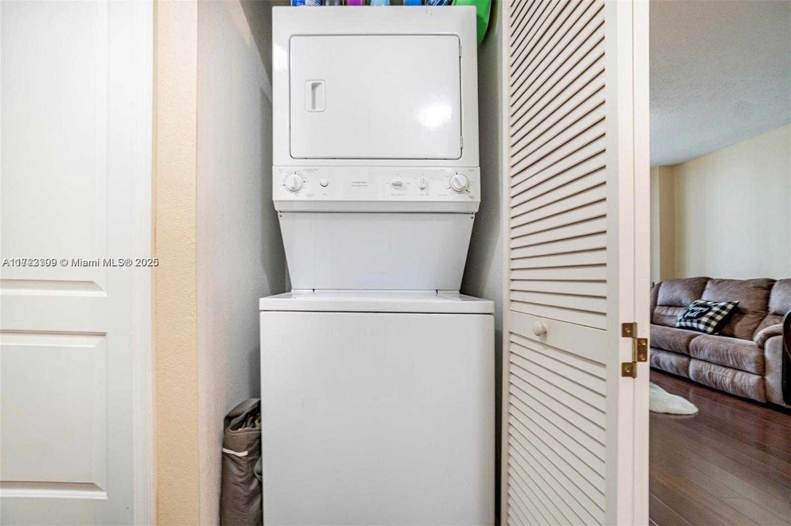 Small Image of 1830 RADIUS DR #516, Hollywood Number 28