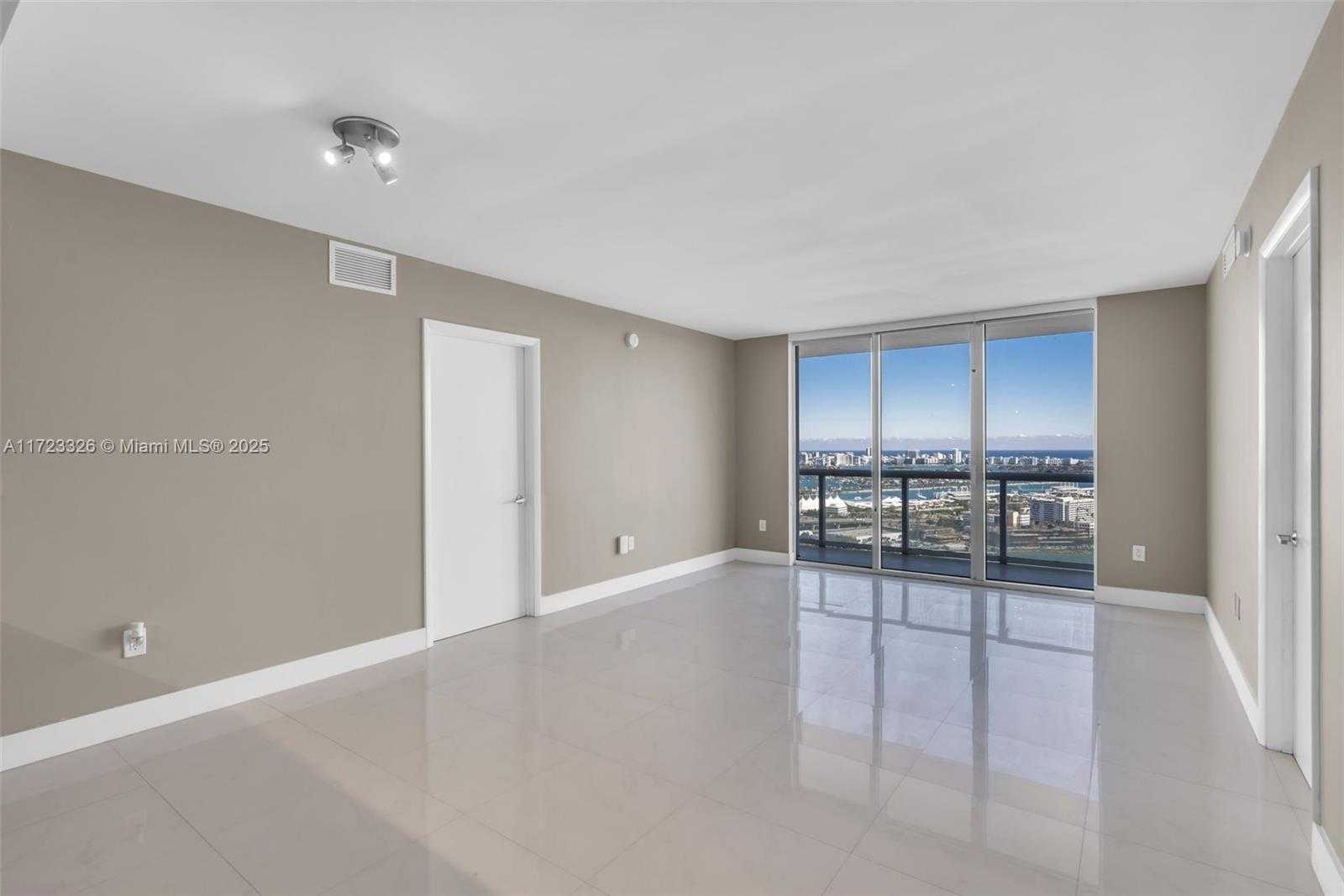 Small Image of 50 BISCAYNE BLVD #4208, Miami Number 11