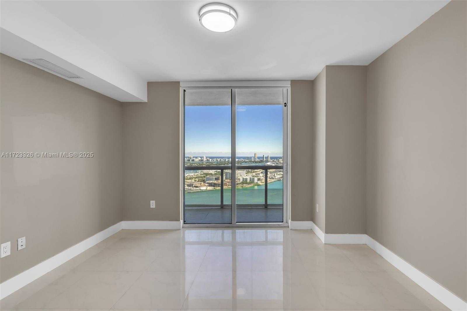Small Image of 50 BISCAYNE BLVD #4208, Miami Number 16