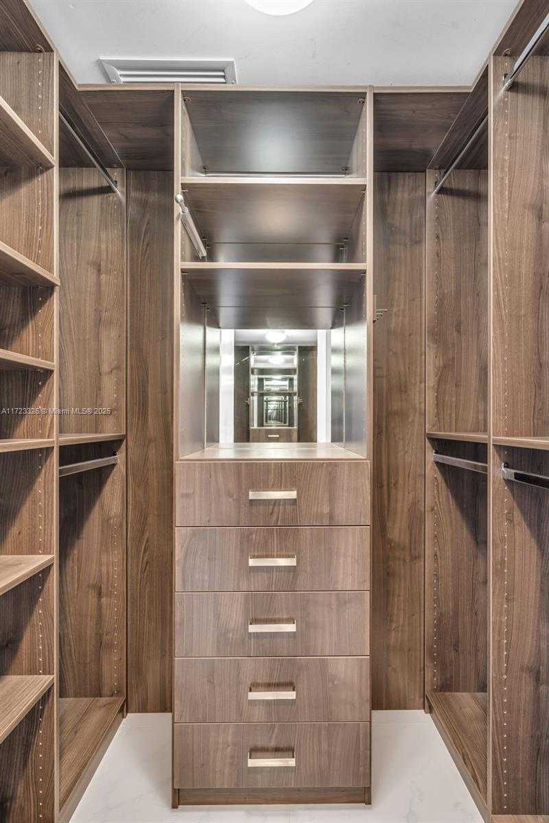 Small Image of 50 BISCAYNE BLVD #4208, Miami Number 23
