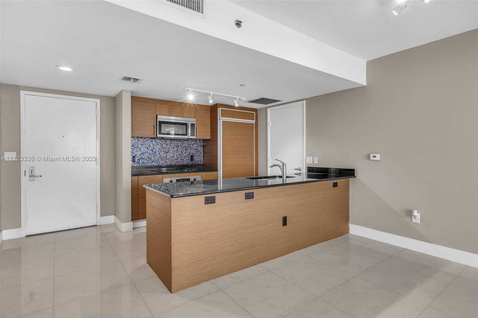 Small Image of 50 BISCAYNE BLVD #4208, Miami Number 6