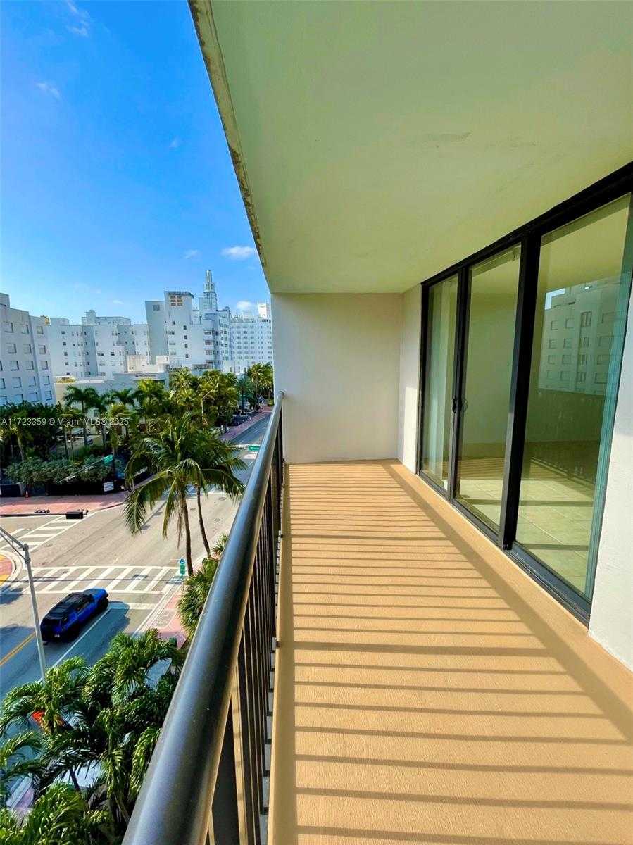 Small Image of 1800 COLLINS AVE #7C, Miami Beach Number 13