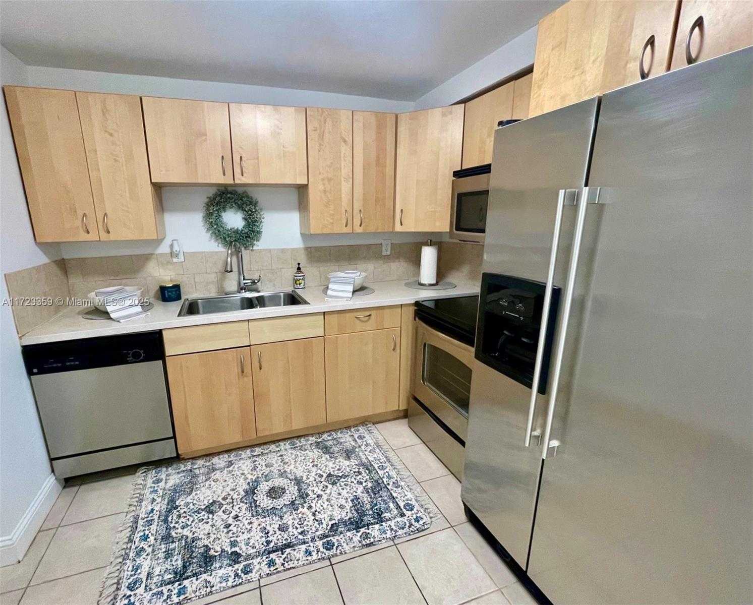 Small Image of 1800 COLLINS AVE #7C, Miami Beach Number 14