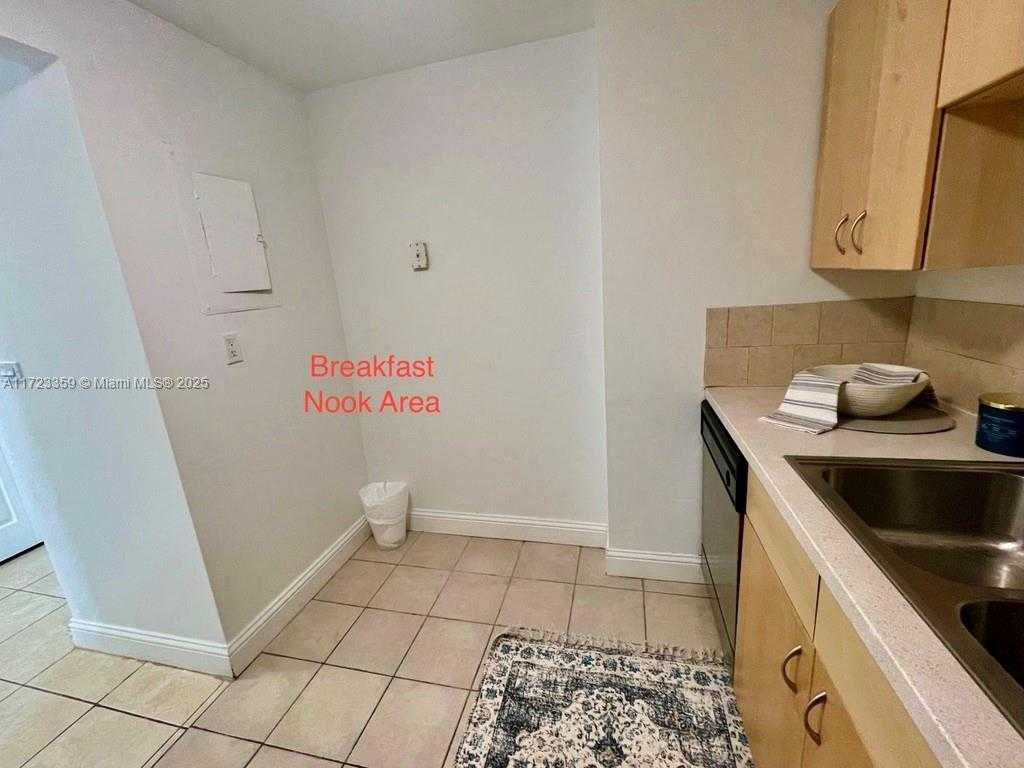 Small Image of 1800 COLLINS AVE #7C, Miami Beach Number 16