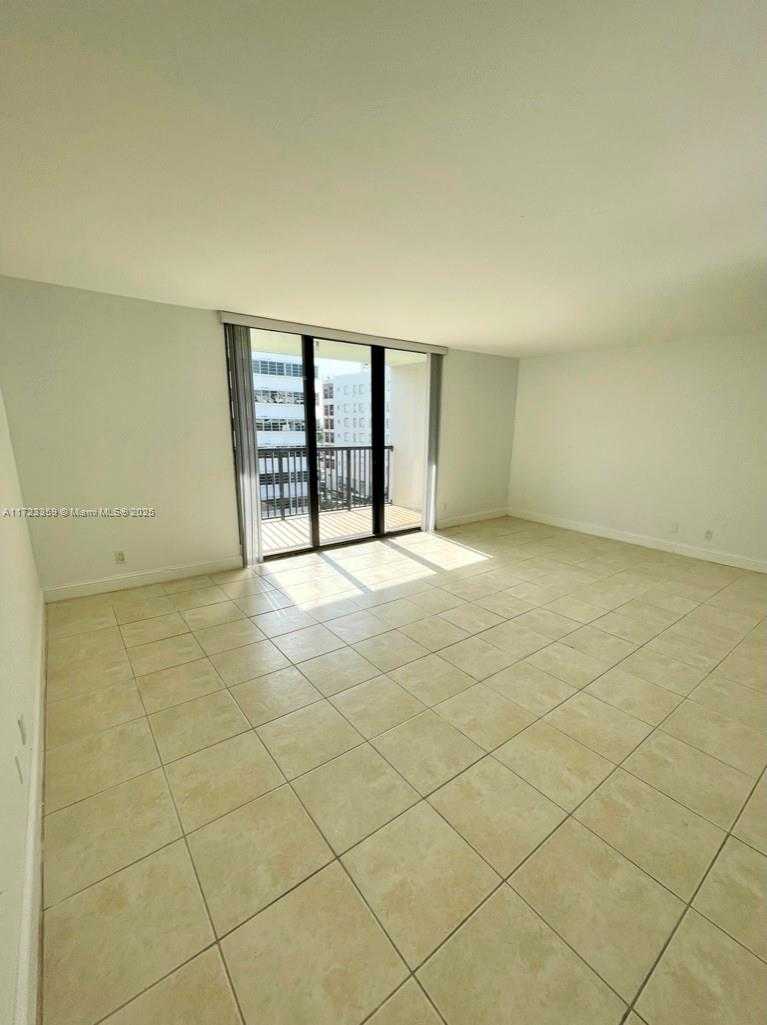 Small Image of 1800 COLLINS AVE #7C, Miami Beach Number 24