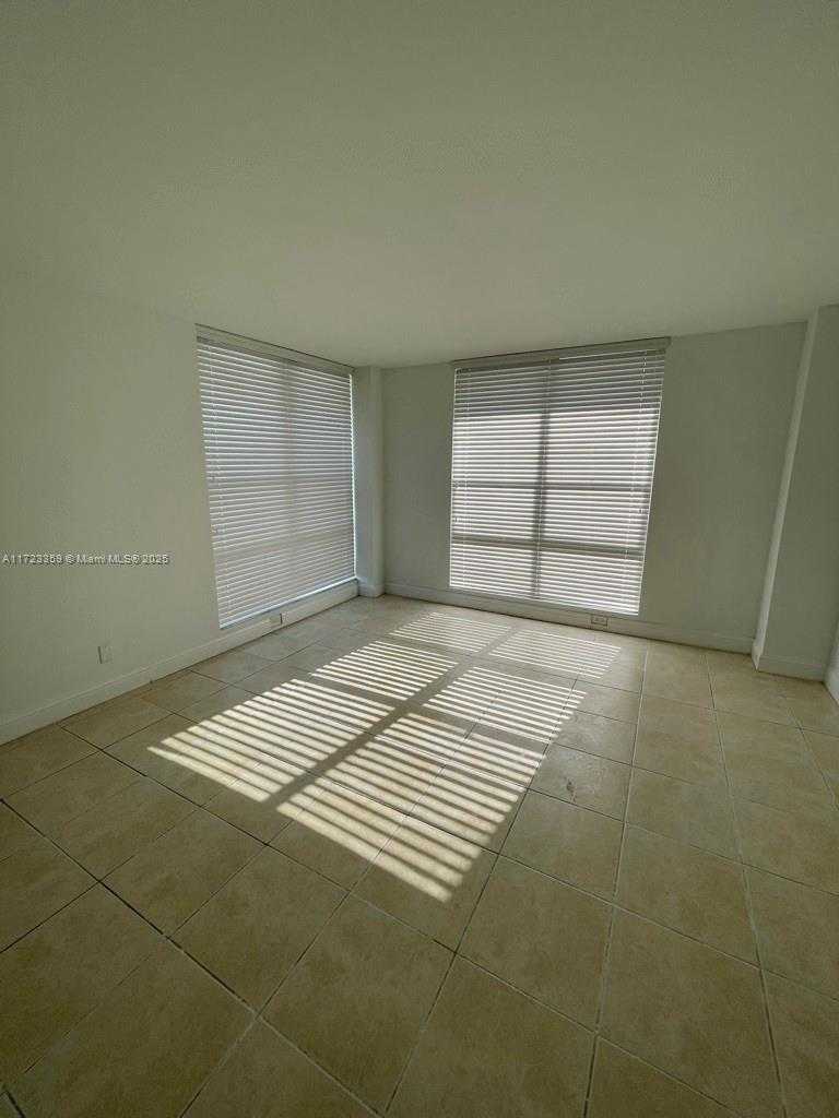 Small Image of 1800 COLLINS AVE #7C, Miami Beach Number 29