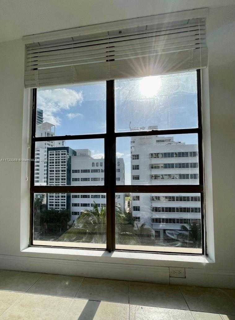 Small Image of 1800 COLLINS AVE #7C, Miami Beach Number 31
