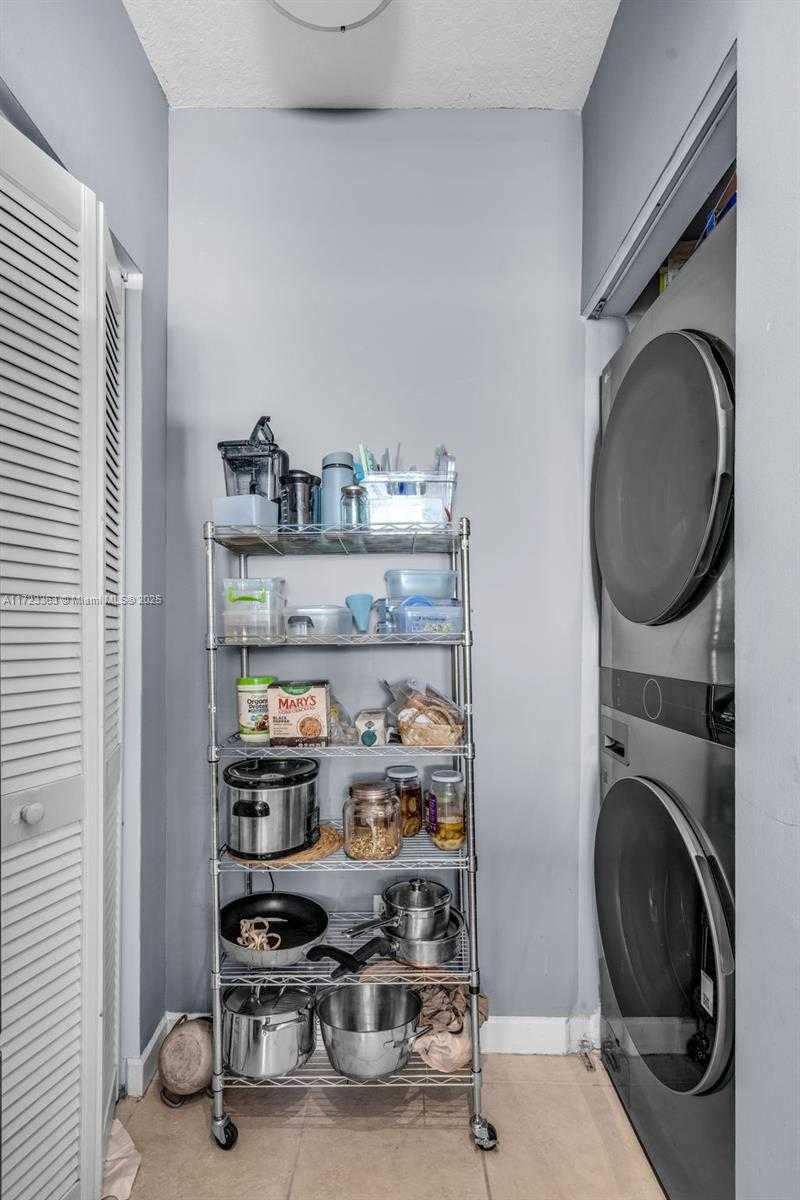 Small Image of 325 SOUTH BISCAYNE BLVD #3726, Miami Number 12