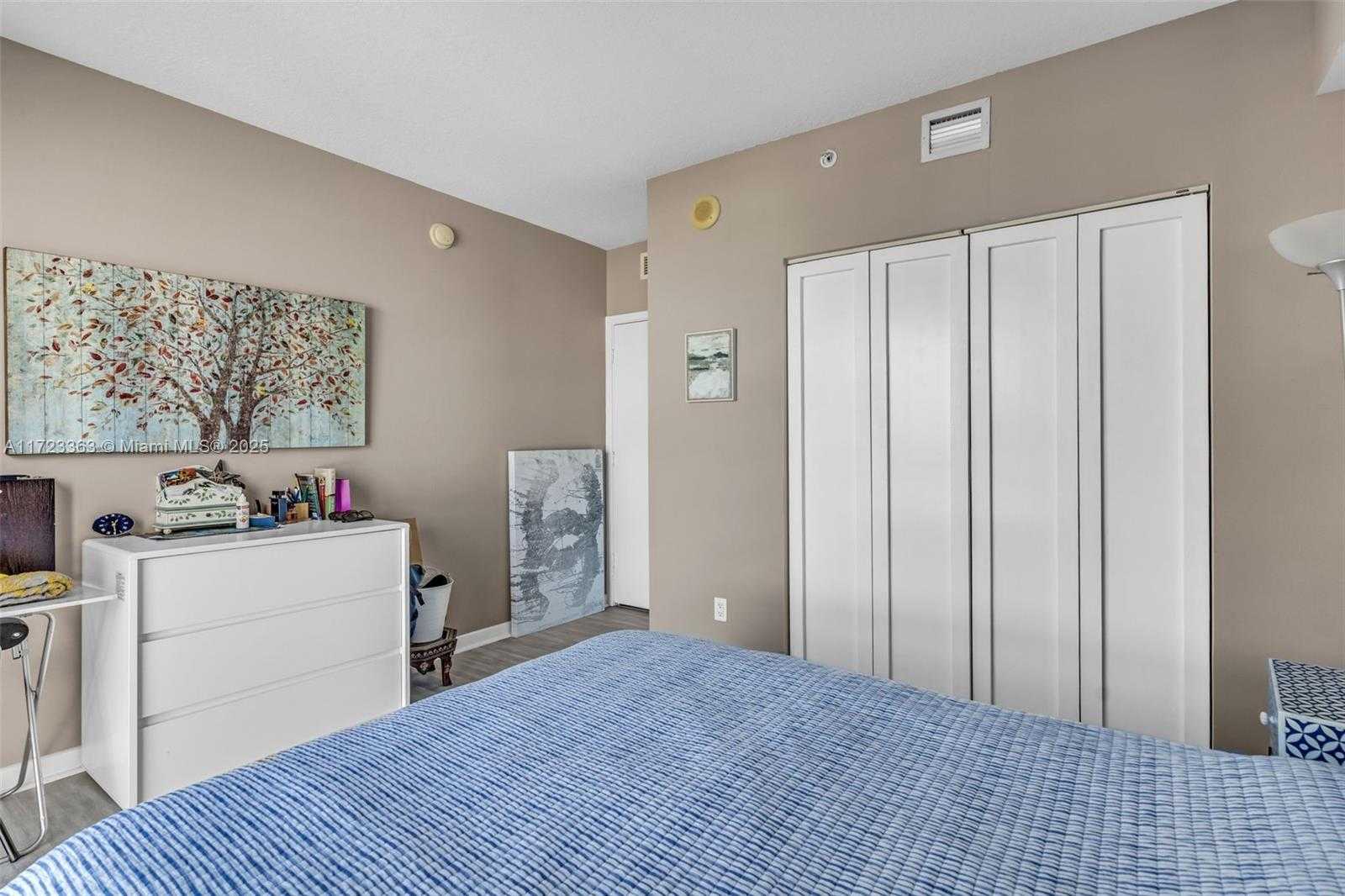 Small Image of 325 SOUTH BISCAYNE BLVD #3726, Miami Number 15