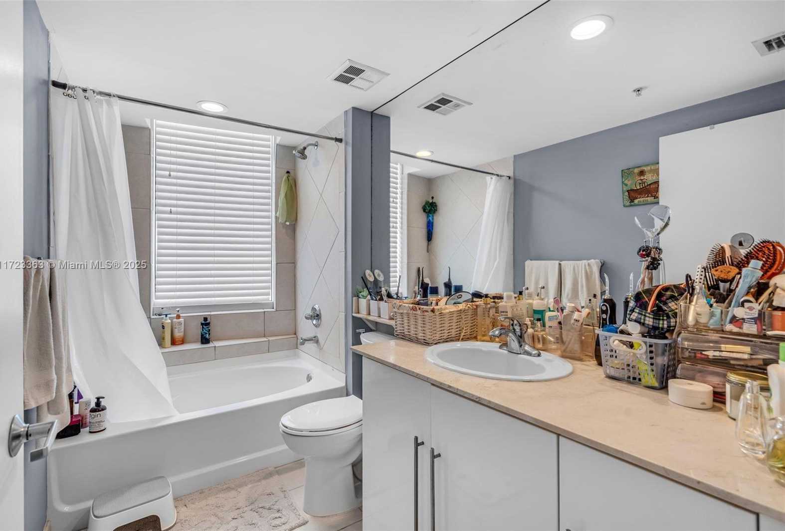 Small Image of 325 SOUTH BISCAYNE BLVD #3726, Miami Number 21