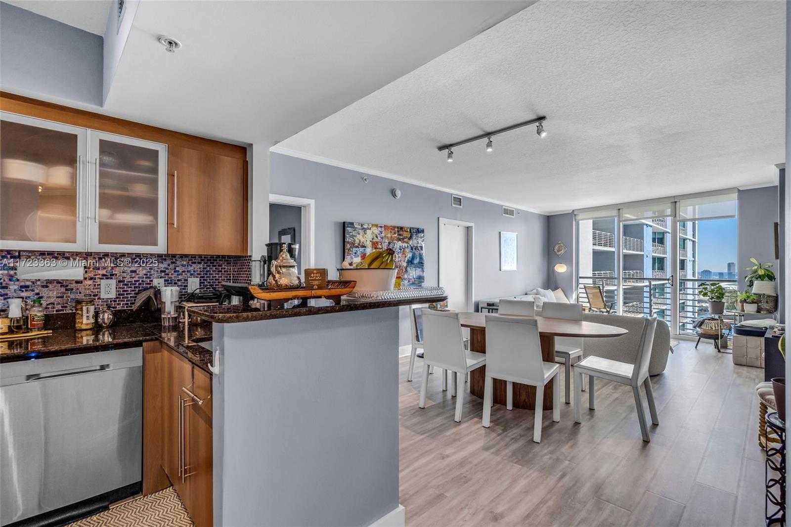 Small Image of 325 SOUTH BISCAYNE BLVD #3726, Miami Number 3