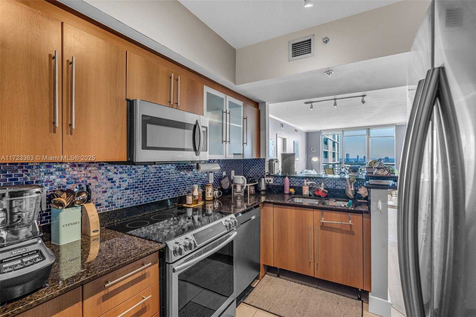 Small Image of 325 SOUTH BISCAYNE BLVD #3726, Miami Number 4