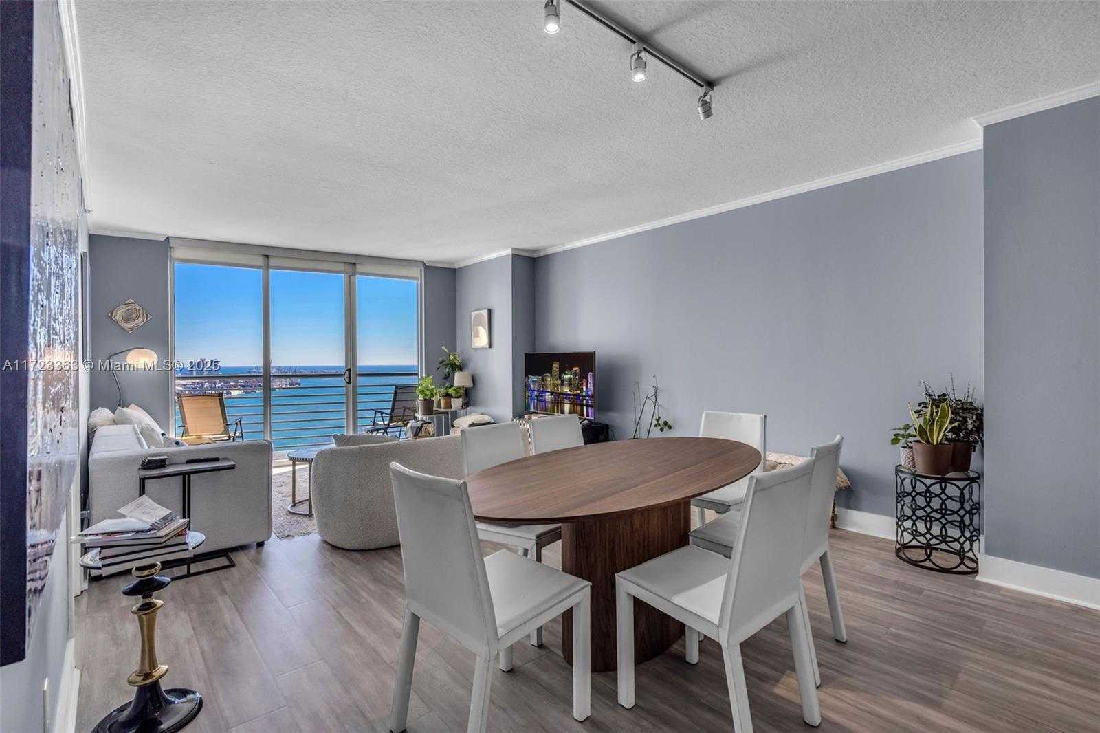 Small Image of 325 SOUTH BISCAYNE BLVD #3726, Miami Number 6