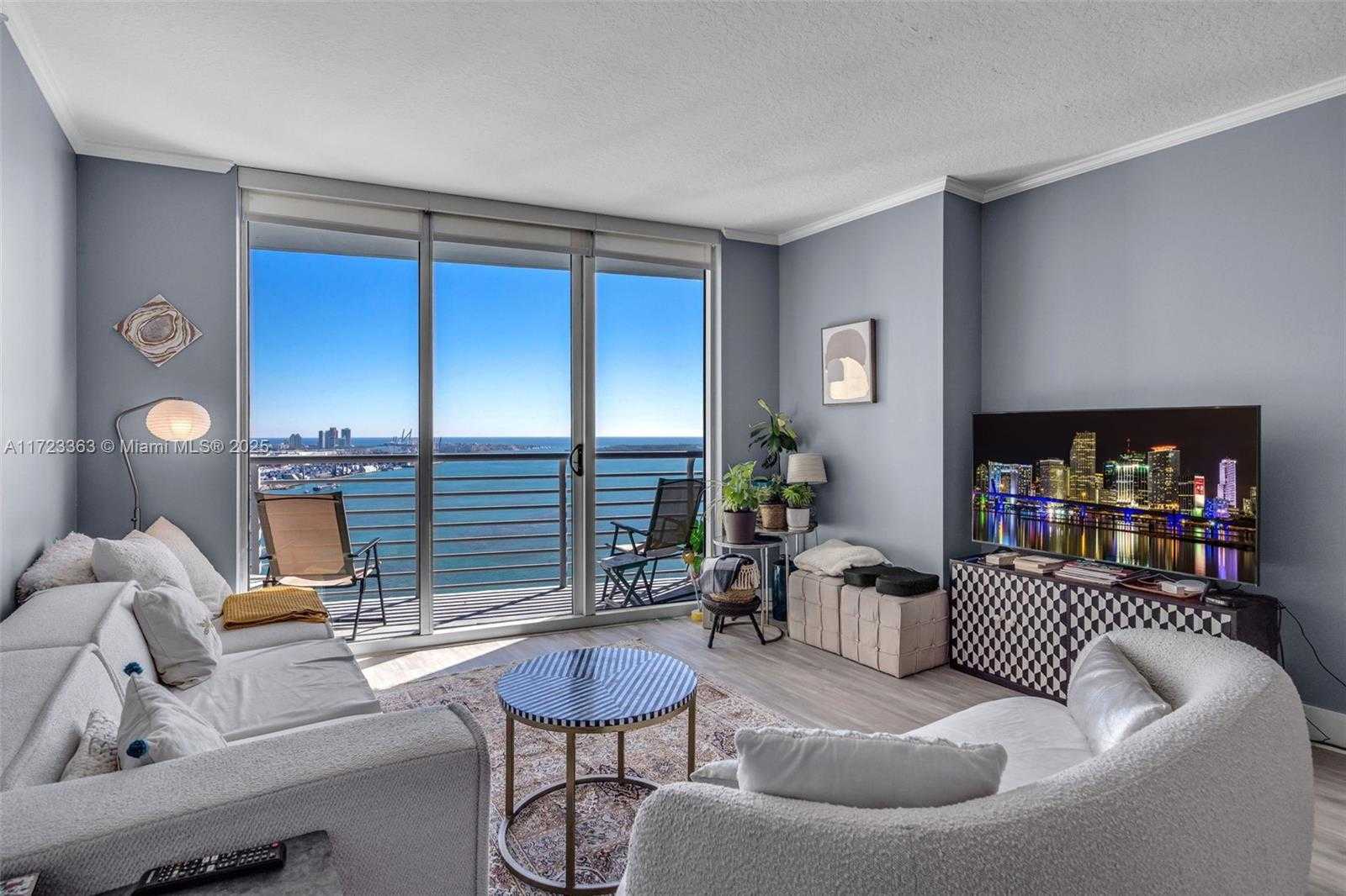 Small Image of 325 SOUTH BISCAYNE BLVD #3726, Miami Number 7