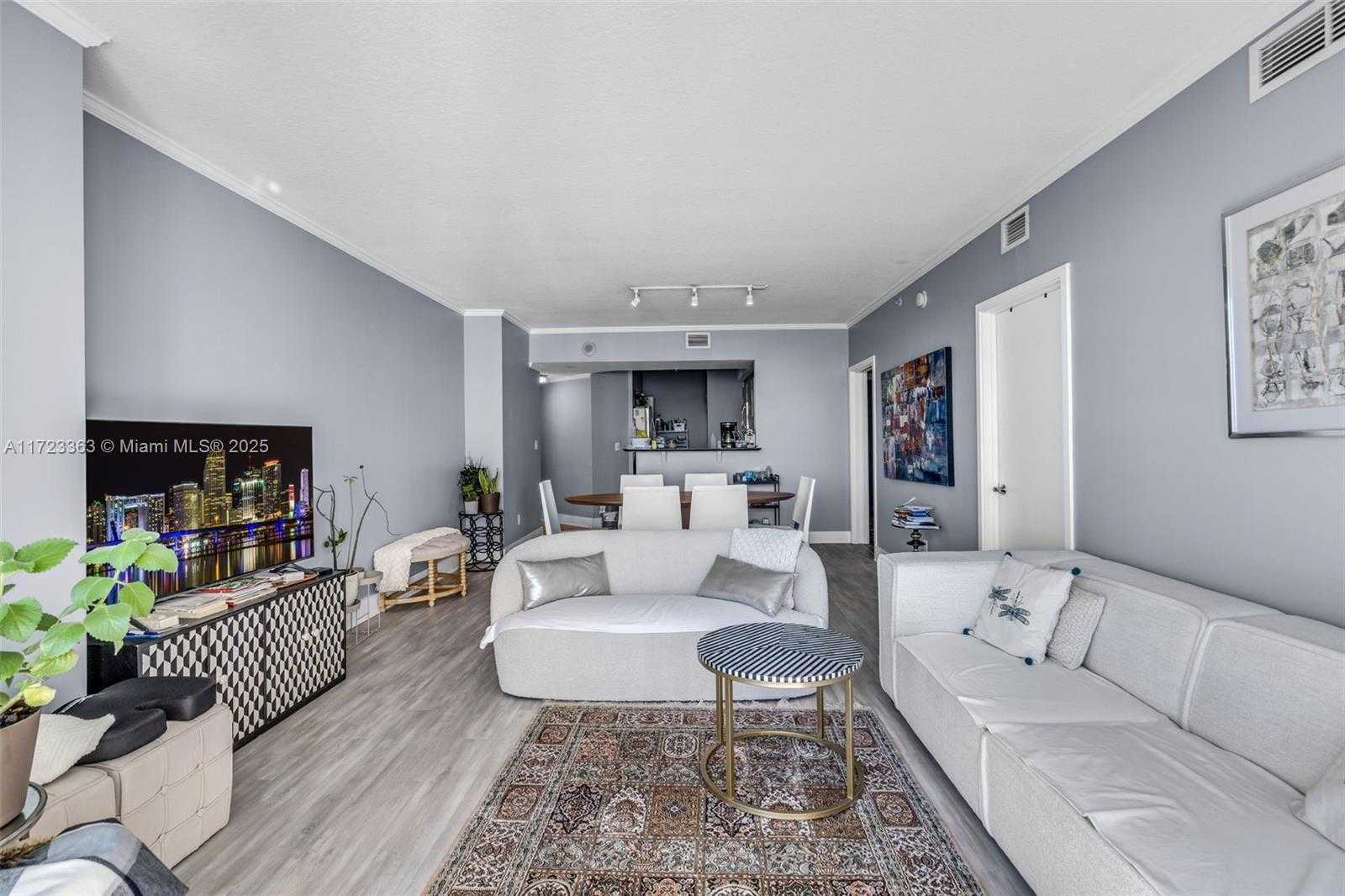 Small Image of 325 SOUTH BISCAYNE BLVD #3726, Miami Number 8