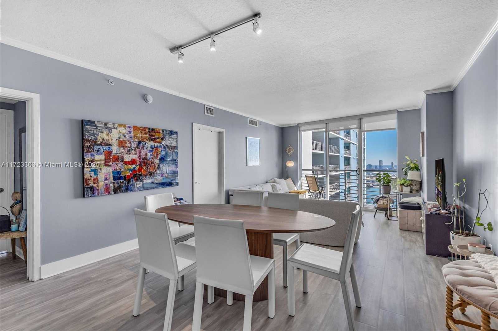 Small Image of 325 SOUTH BISCAYNE BLVD #3726, Miami Number 9