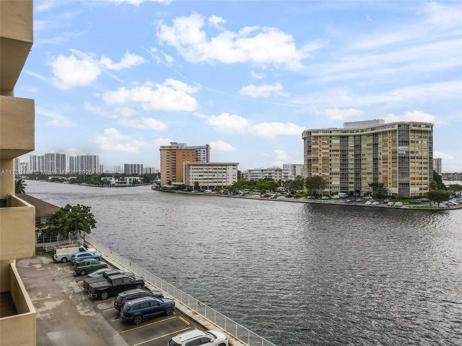 Small Image of 1833 SOUTH OCEAN DR #1808, Hallandale Beach Number 37