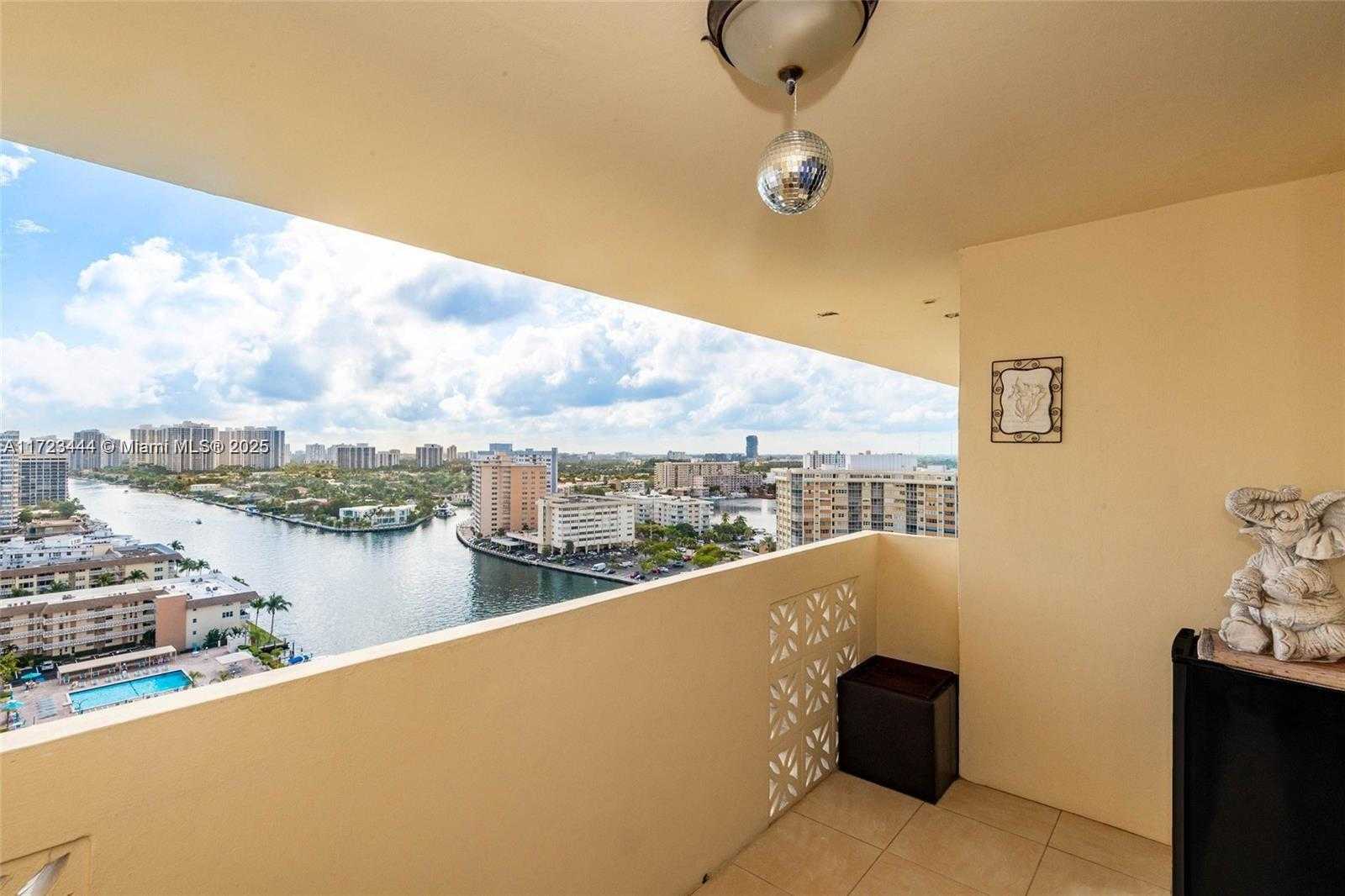 Small Image of 1833 SOUTH OCEAN DR #1808, Hallandale Beach Number 41