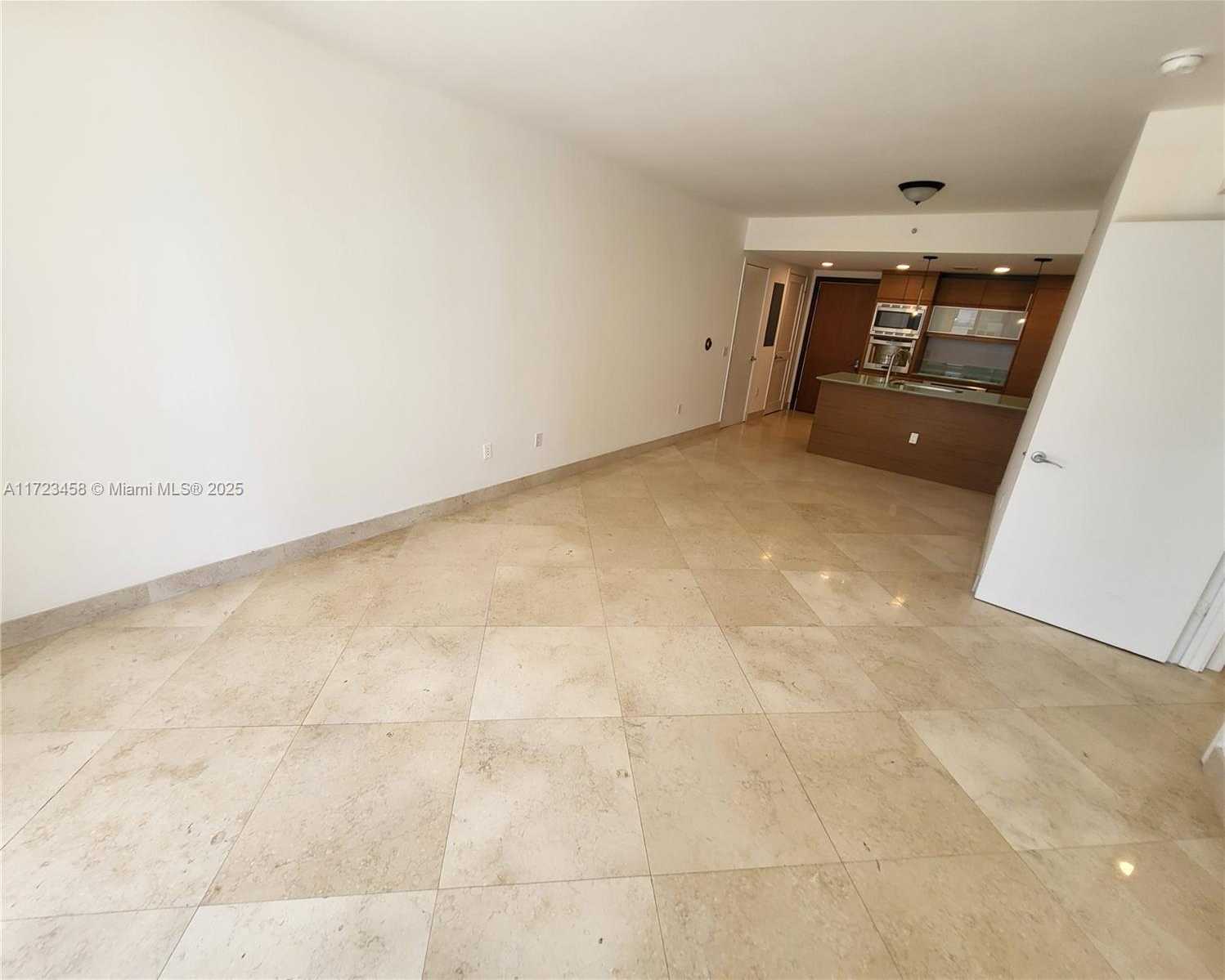 Small Image of 5875 COLLINS AVE #806, Miami Beach Number 11