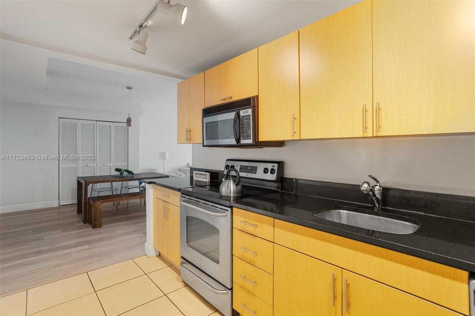 Small Image of 7501 EAST TREASURE DR #2L, North Bay Village Number 10