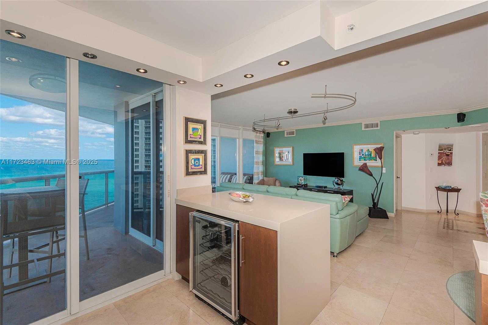Small Image of 6301 COLLINS AVE #2608, Miami Beach Number 17