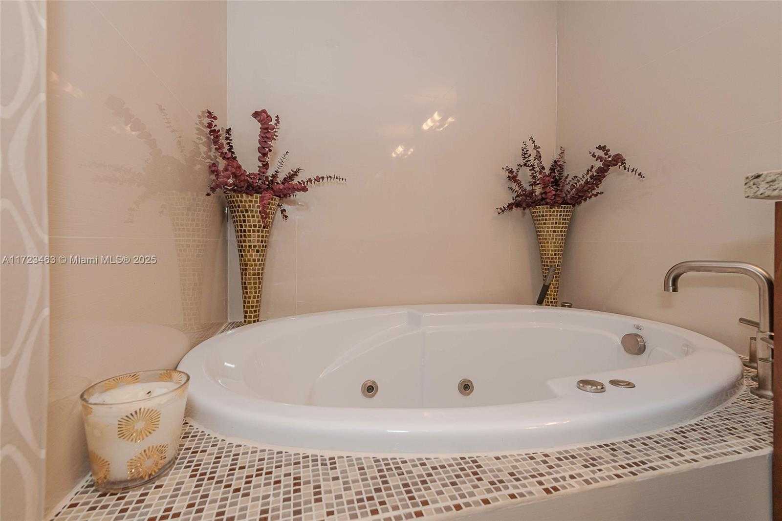 Small Image of 6301 COLLINS AVE #2608, Miami Beach Number 23