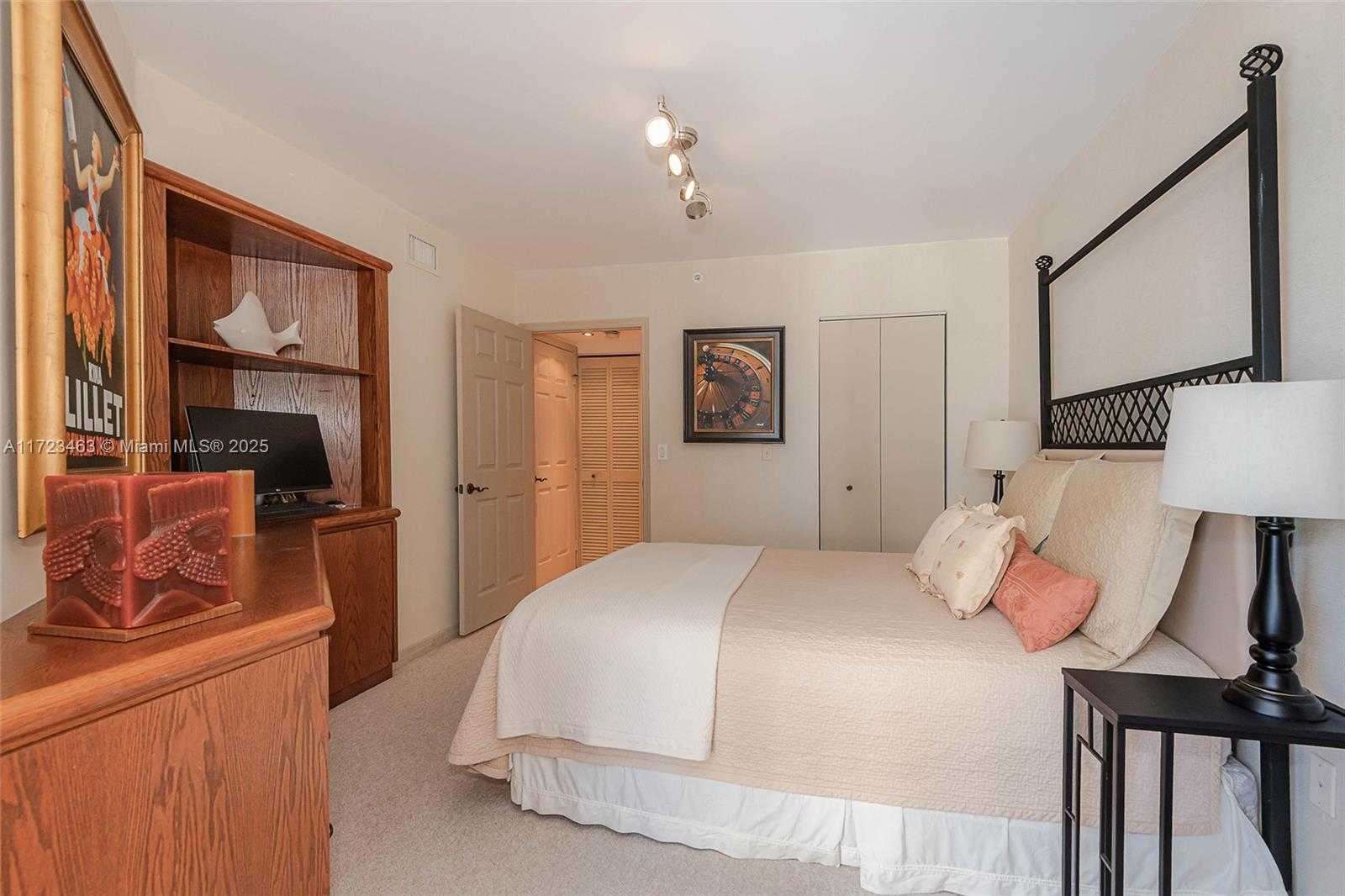 Small Image of 6301 COLLINS AVE #2608, Miami Beach Number 26