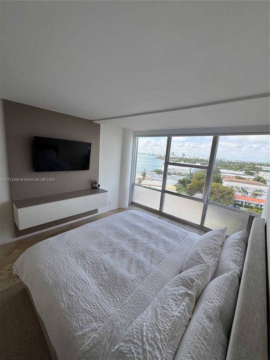 Small Image of 900 #819, Miami Beach Number 5