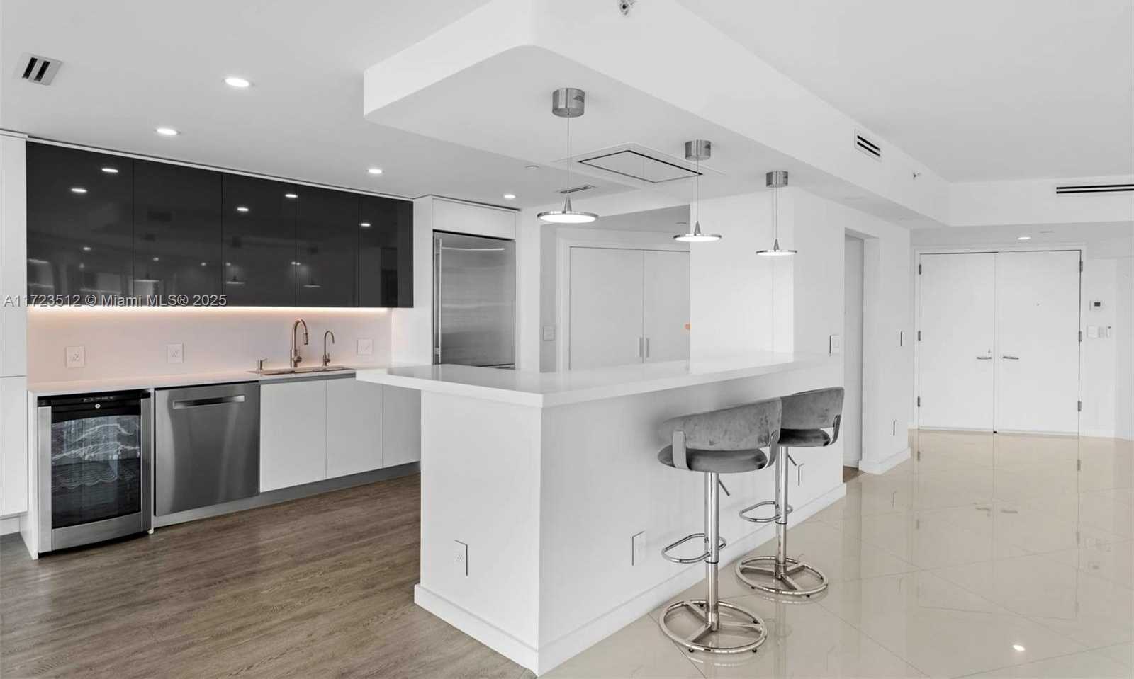 Small Image of 2127 BRICKELL AVE #1701, Miami Number 10