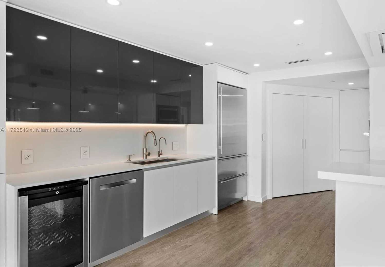 Small Image of 2127 BRICKELL AVE #1701, Miami Number 11