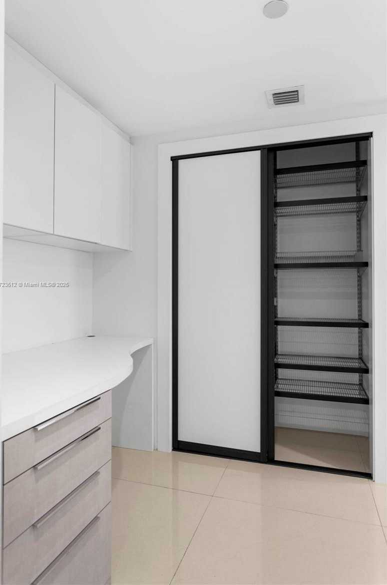 Small Image of 2127 BRICKELL AVE #1701, Miami Number 20