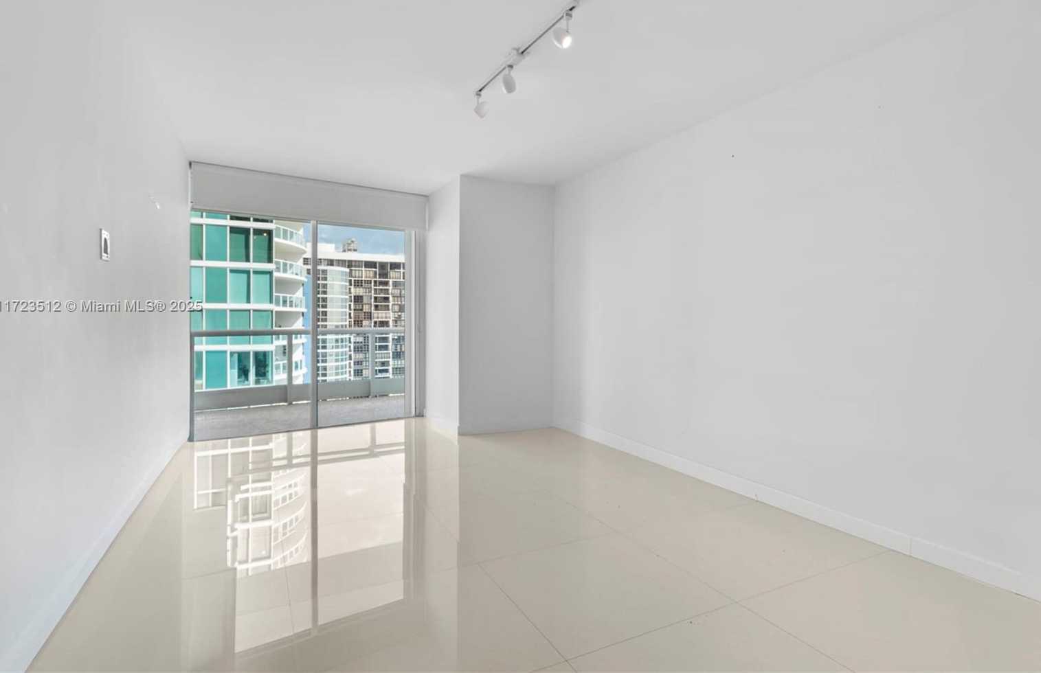 Small Image of 2127 BRICKELL AVE #1701, Miami Number 30