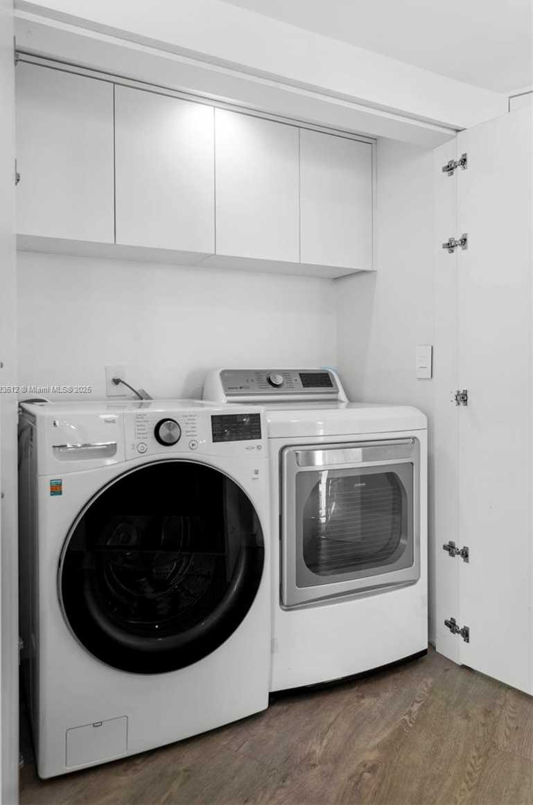 Small Image of 2127 BRICKELL AVE #1701, Miami Number 31