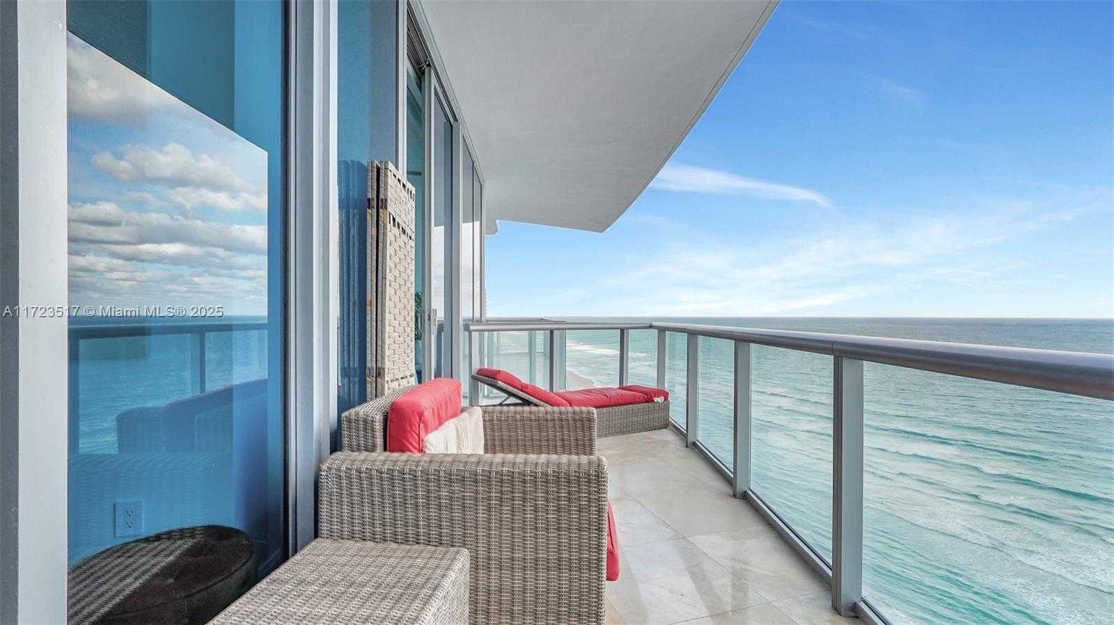 Small Image of 17001 Collins Ave, Sunny Isles Beach, FL 33160, USA Number 15
